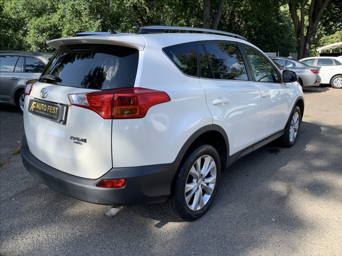 Toyota Rav4, 2,2 D-4D AWD,ČR - fotka 6