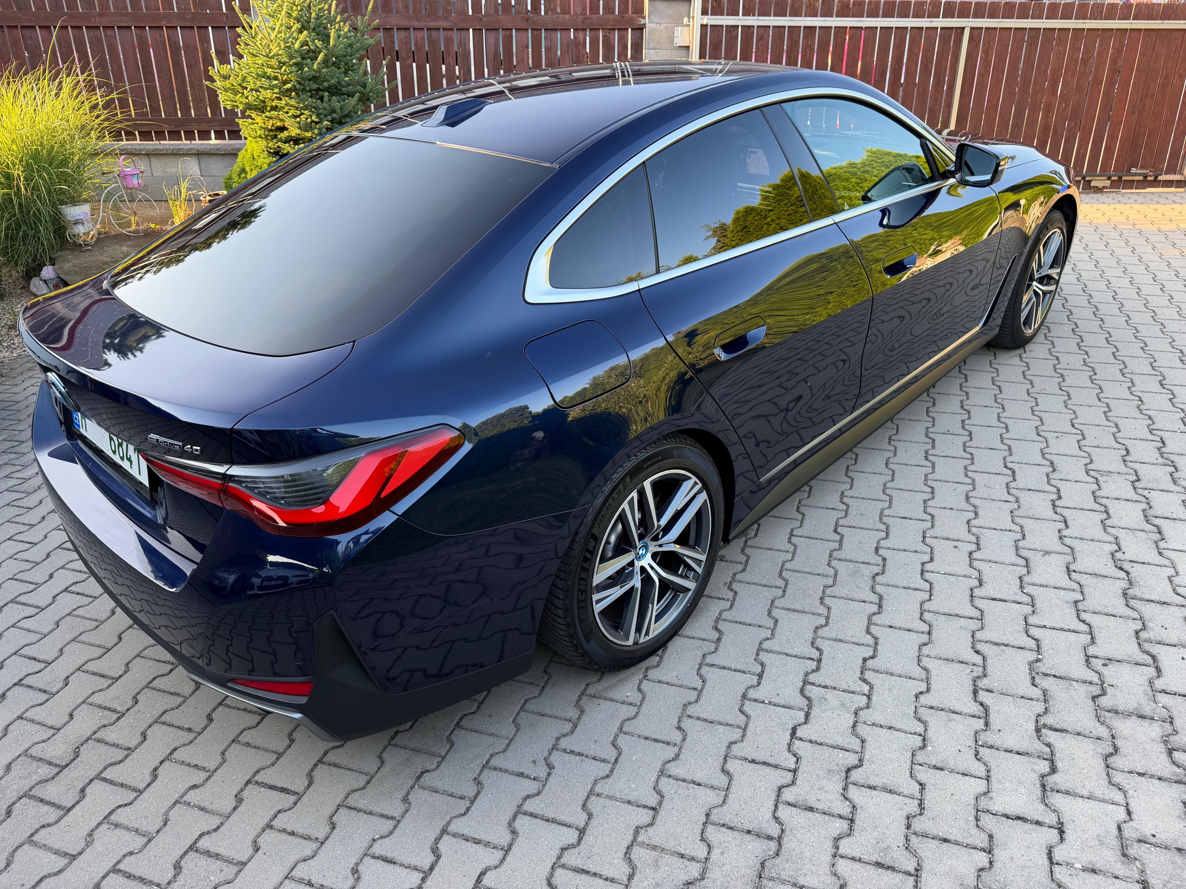 BMW i4, EDrive 40, 83,9kWh, SoH 97% - fotka 5