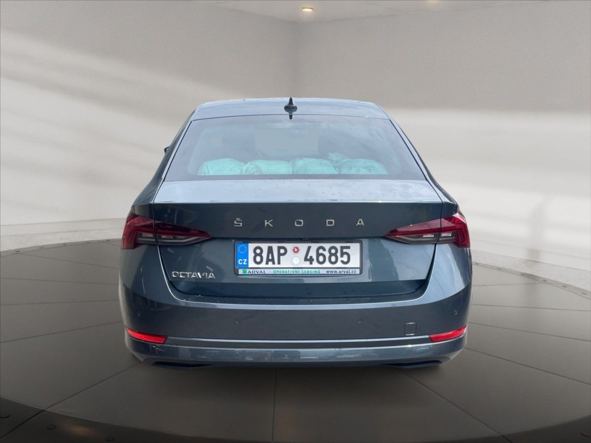 Škoda Octavia, 2,0 TDI Style DSG - fotka 5