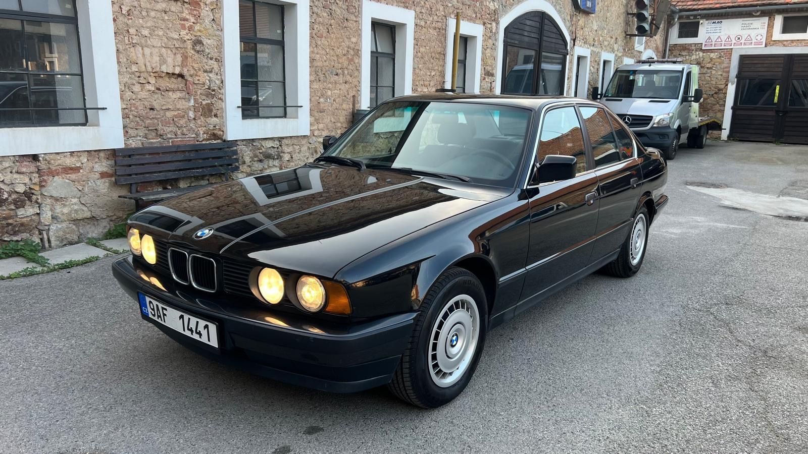 BMW Řada 5, 525i e34
