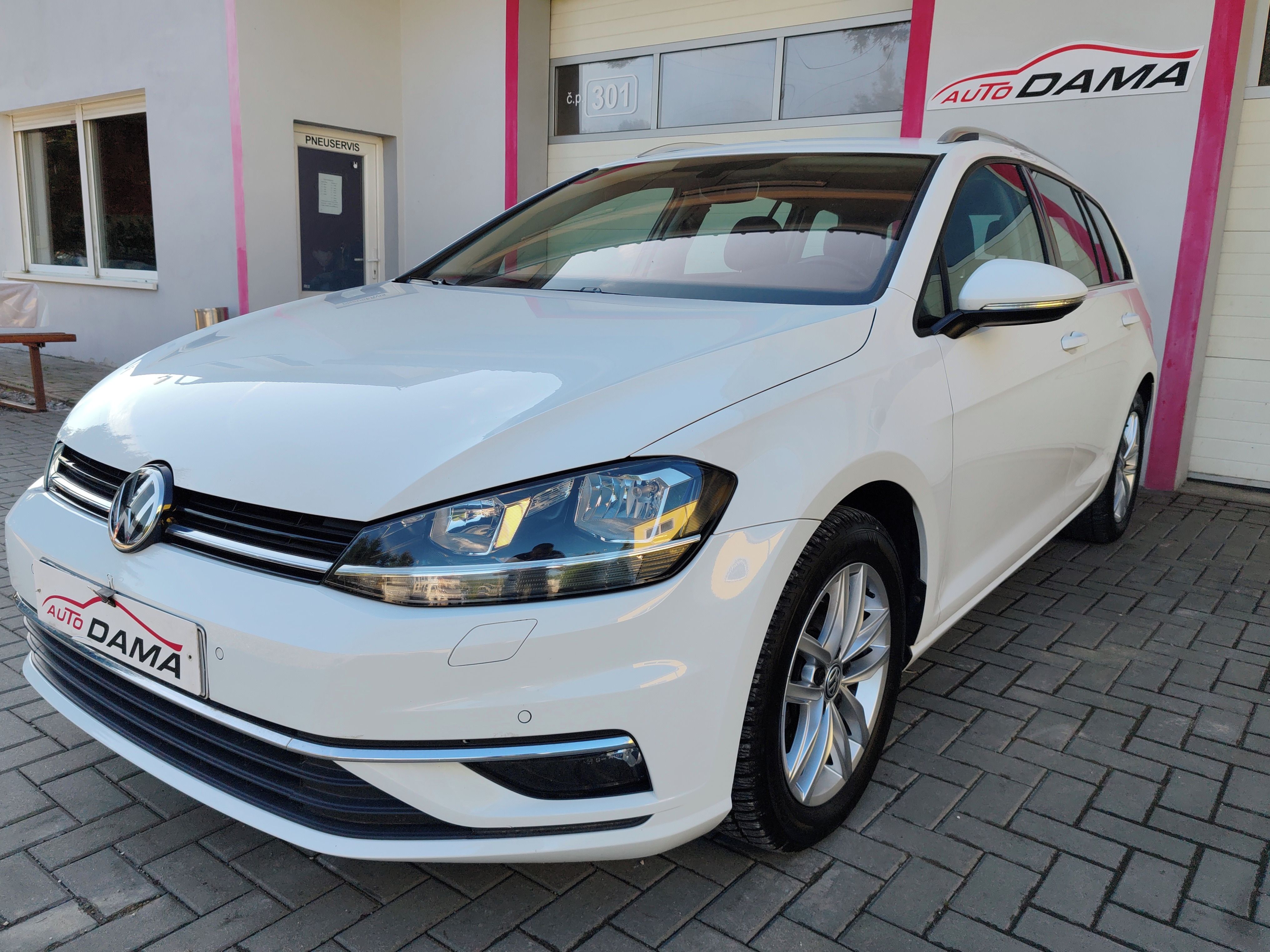 Volkswagen Golf, 1.6TDI 85KW Highline 1.M.DPHČR