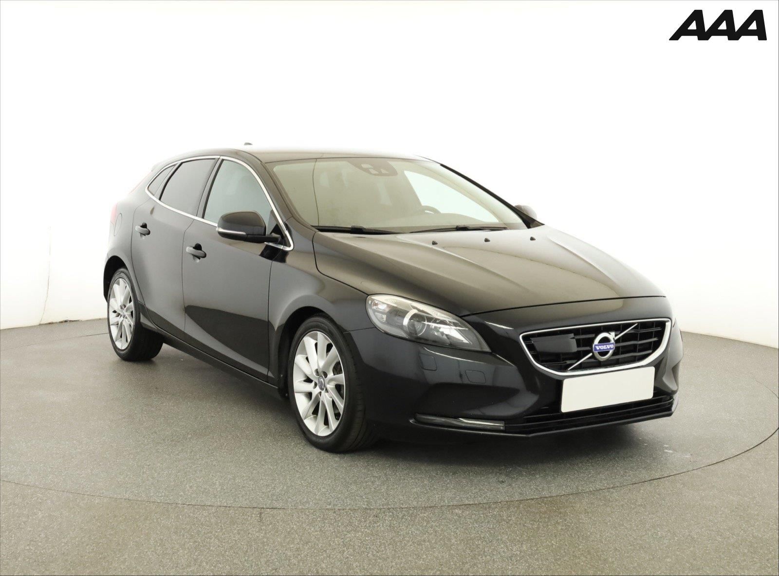 Volvo V40, 1.6 D2, Serv.kniha, Navi