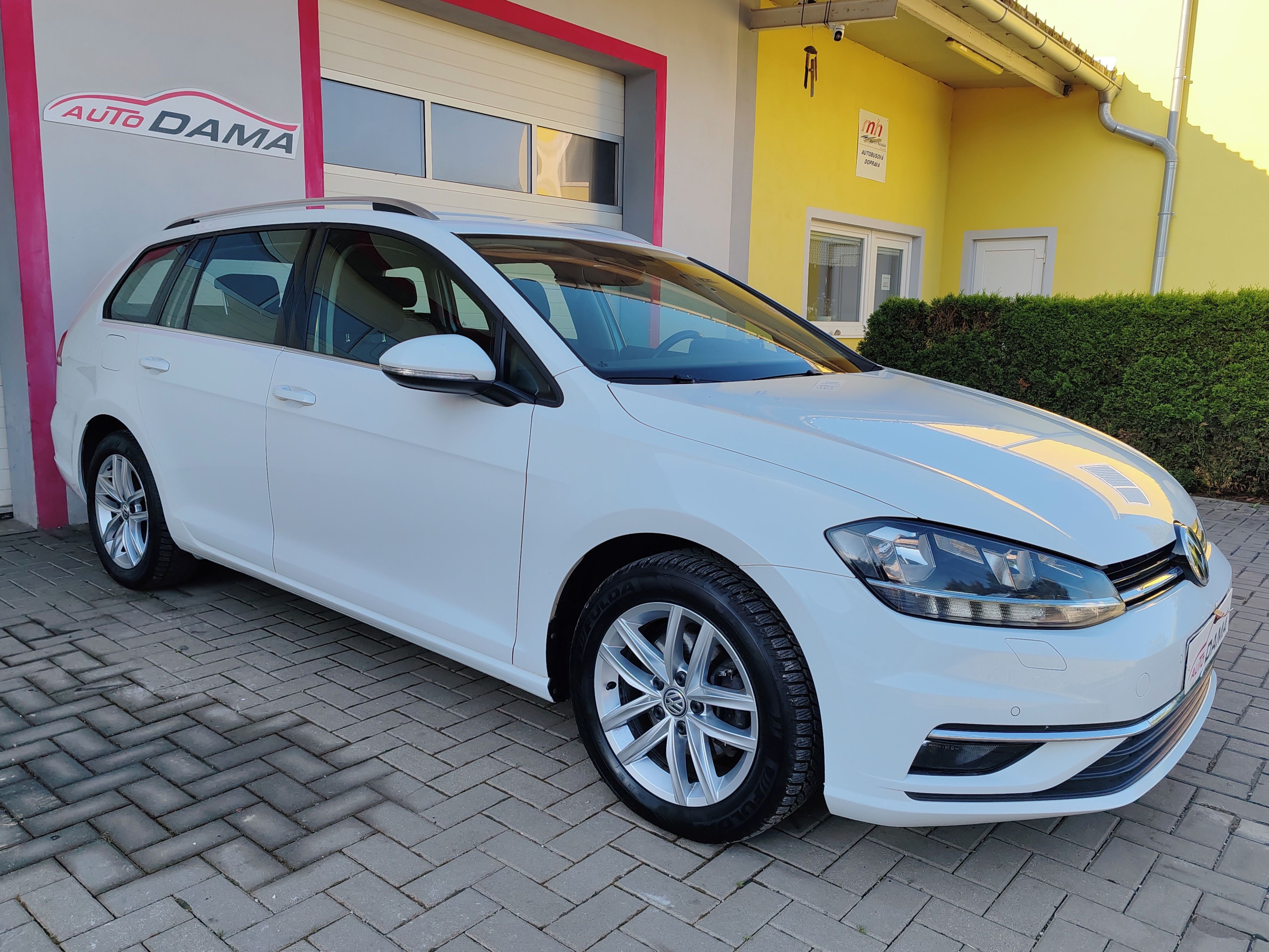 Volkswagen Golf, 1.6TDI 85KW Highline 1.M.DPHČR - fotka 3