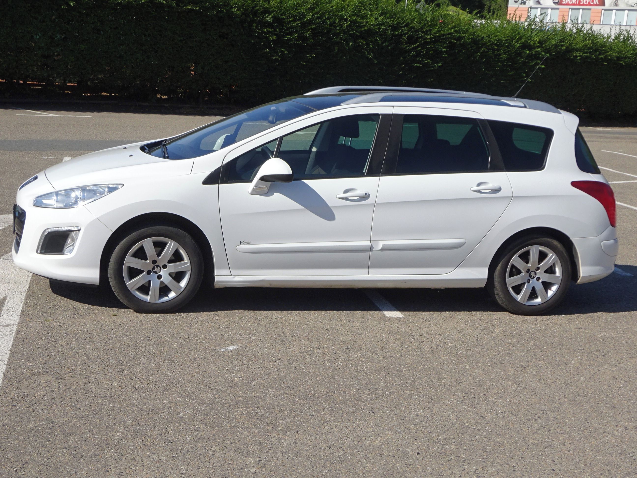 Peugeot 308, 1.6 VVTi 1.MAJITEL - fotka 3