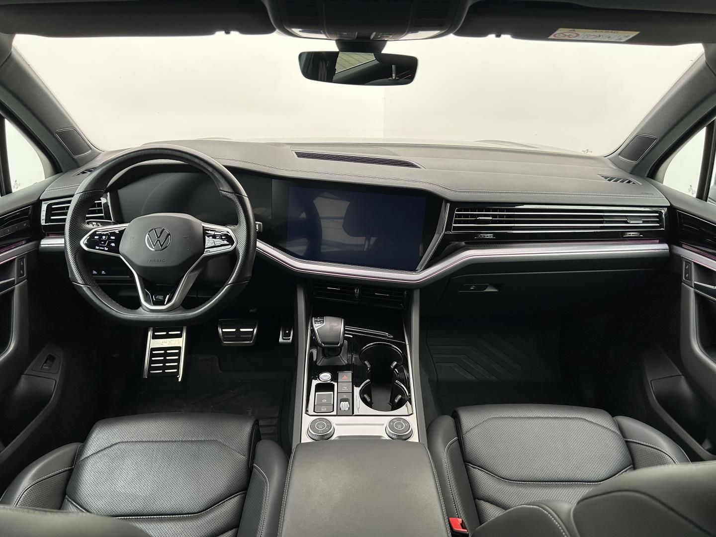 Volkswagen Touareg, 3.0TSI 250kW 4x4  R-Line - fotka 5