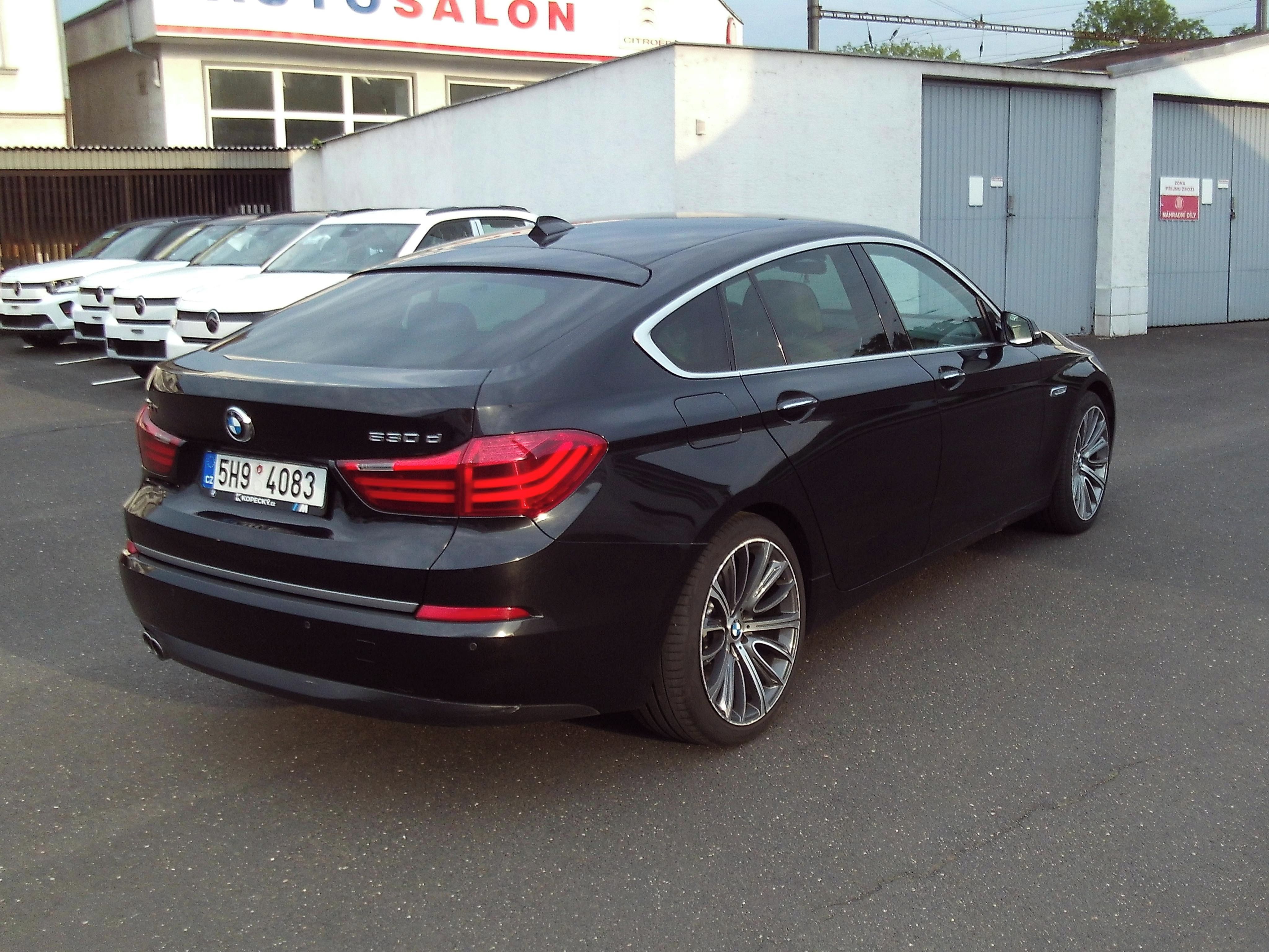 BMW Řada 5, 530d xDrive - fotka 4