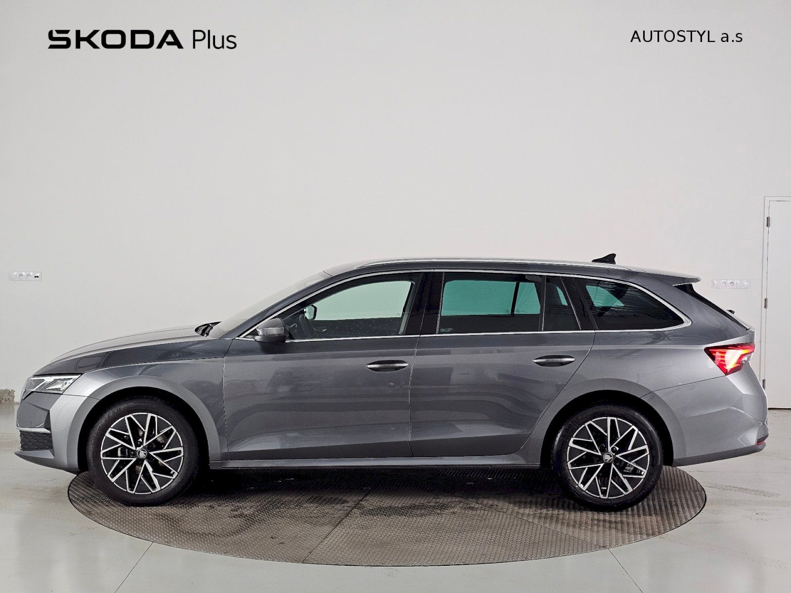 Škoda Octavia, COMBI 1.5TSi DSG TOP SELECTION - fotka 3