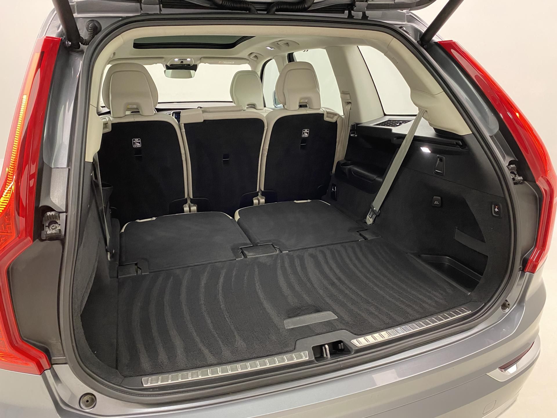 Volvo XC90, D5 AWD INSCRIPTION AUT 7míst - fotka 6