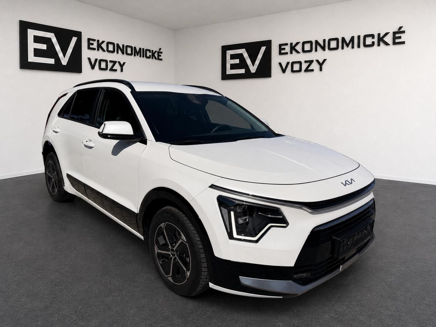 Kia Niro, 1.6 GDI,HEV,ČR,5,5 L/100KM - fotka 4