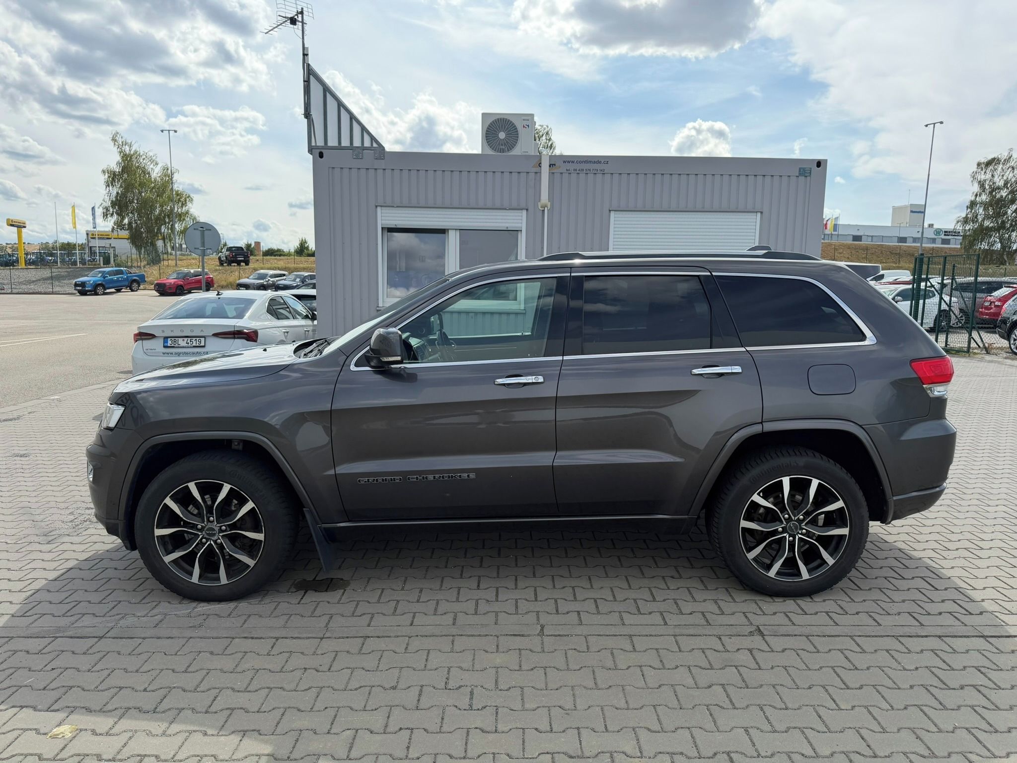 Jeep Grand Cherokee, 3.0 CRD V6 184 kW Overland 4x4 - fotka 4