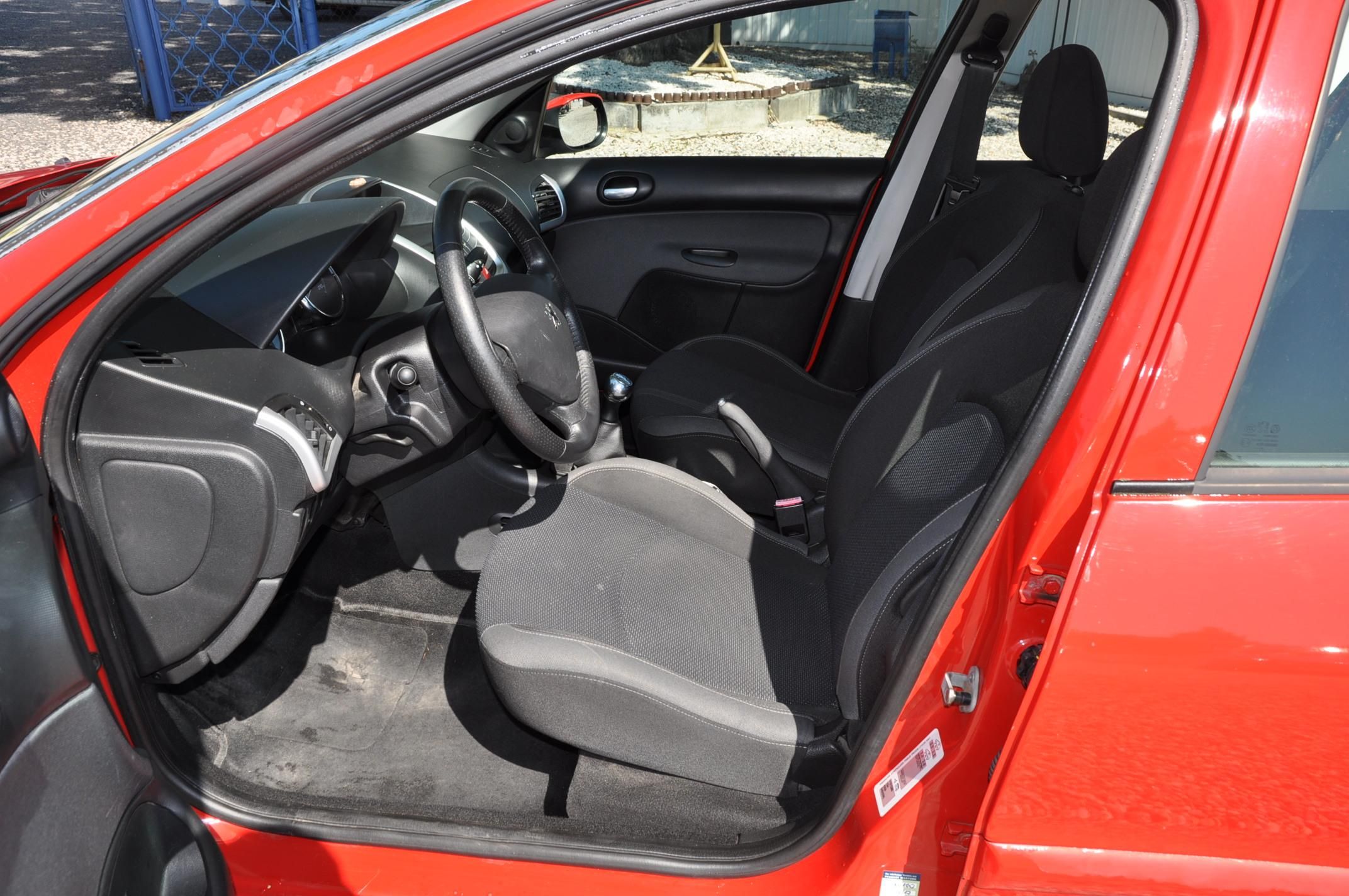 Peugeot 206, 1.4i 55kW 5dv. - fotka 6