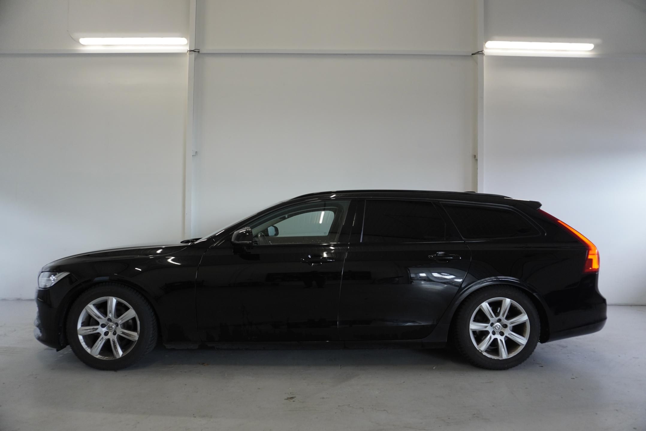 Volvo V90, 2.0 D4 MOMENTUM AUTOMAT 8st. - fotka 5