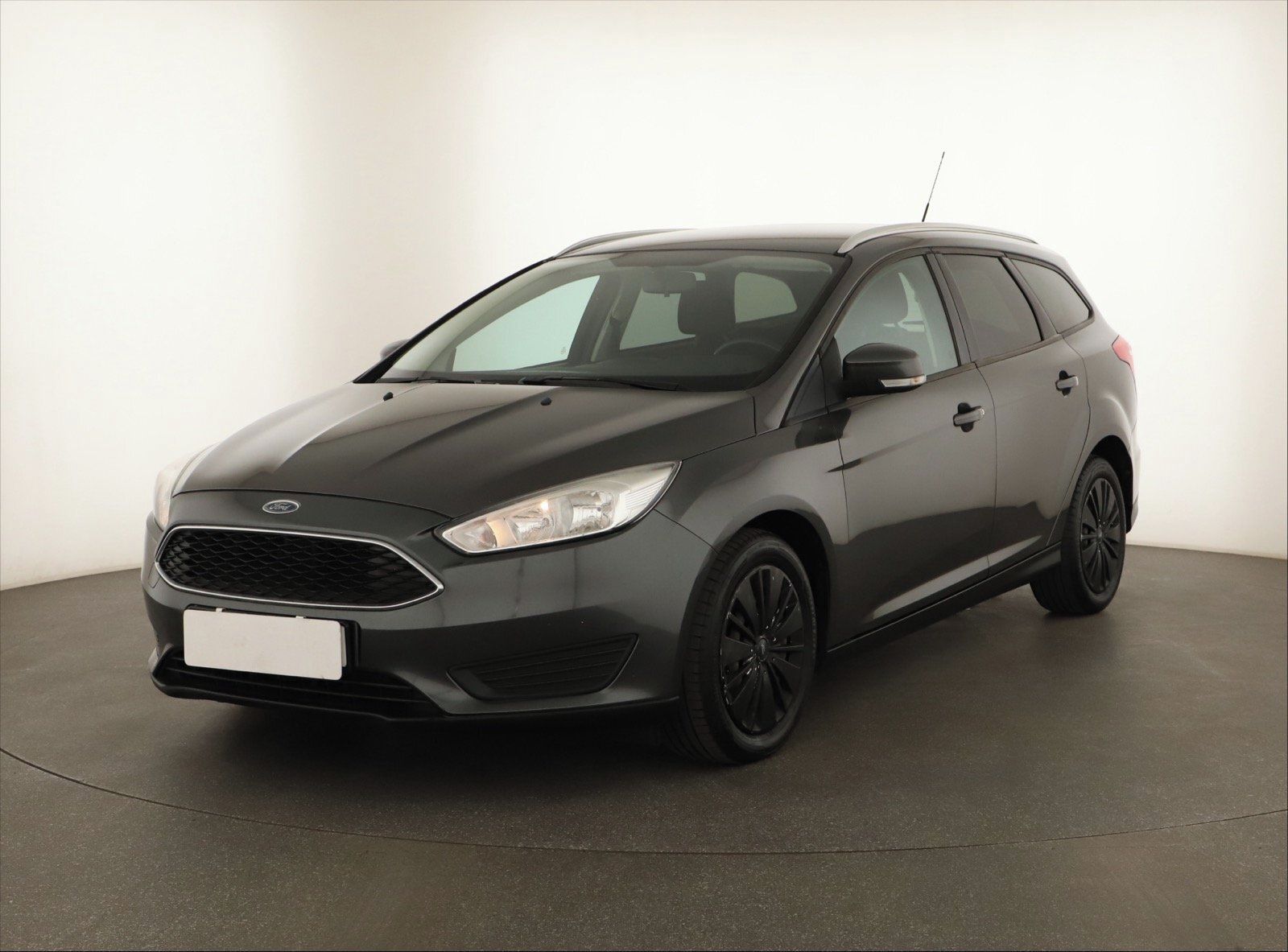 Ford Focus, 1.0 EcoBoost, Klima, El. okna - fotka 2