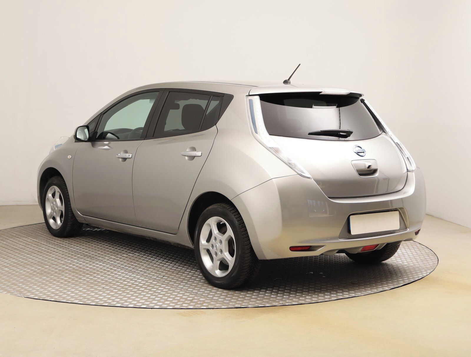 Nissan LEAF, 24 kWh, Automat, Navi - fotka 4