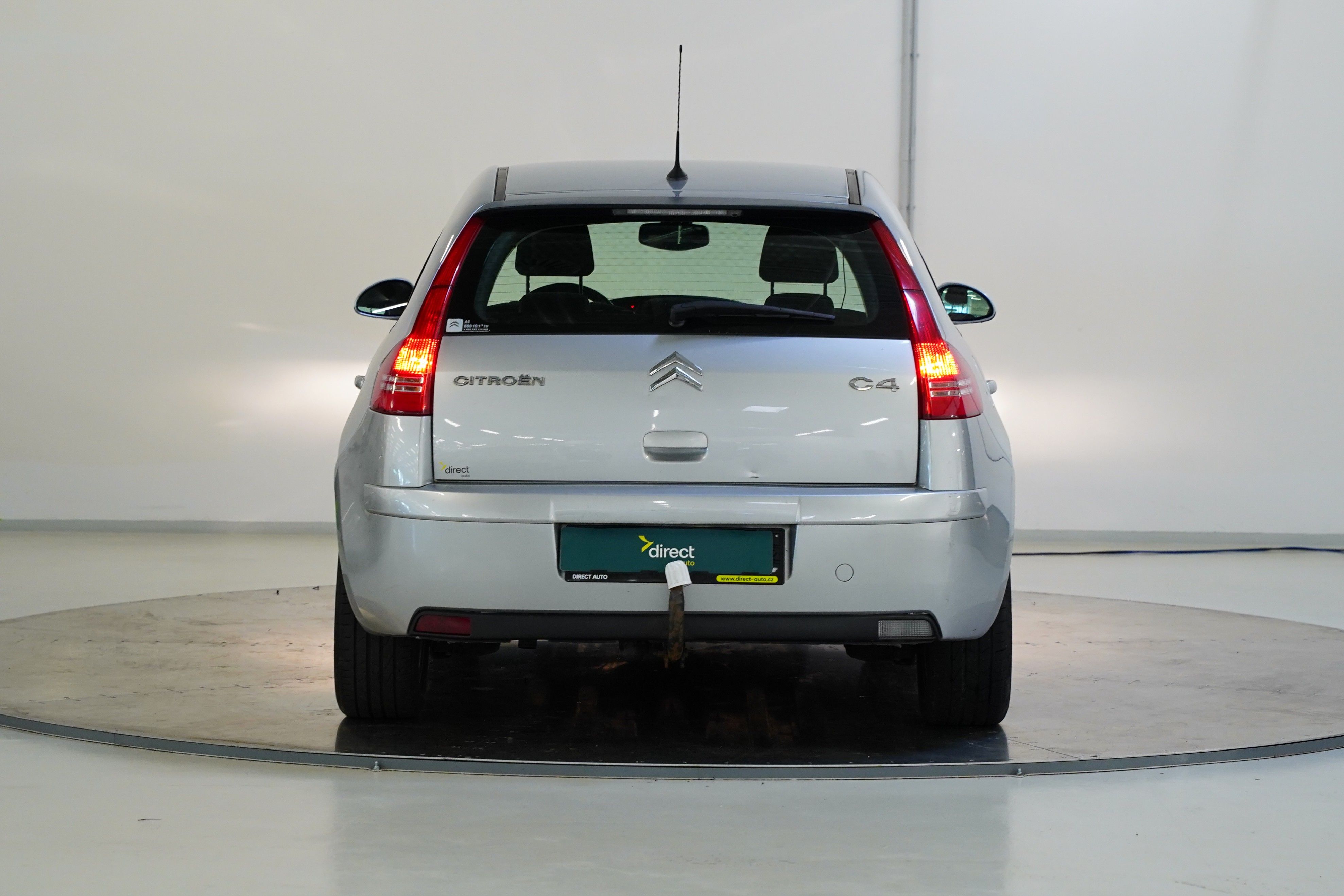 Citroën C4, 1.4i 65 kw - fotka 6
