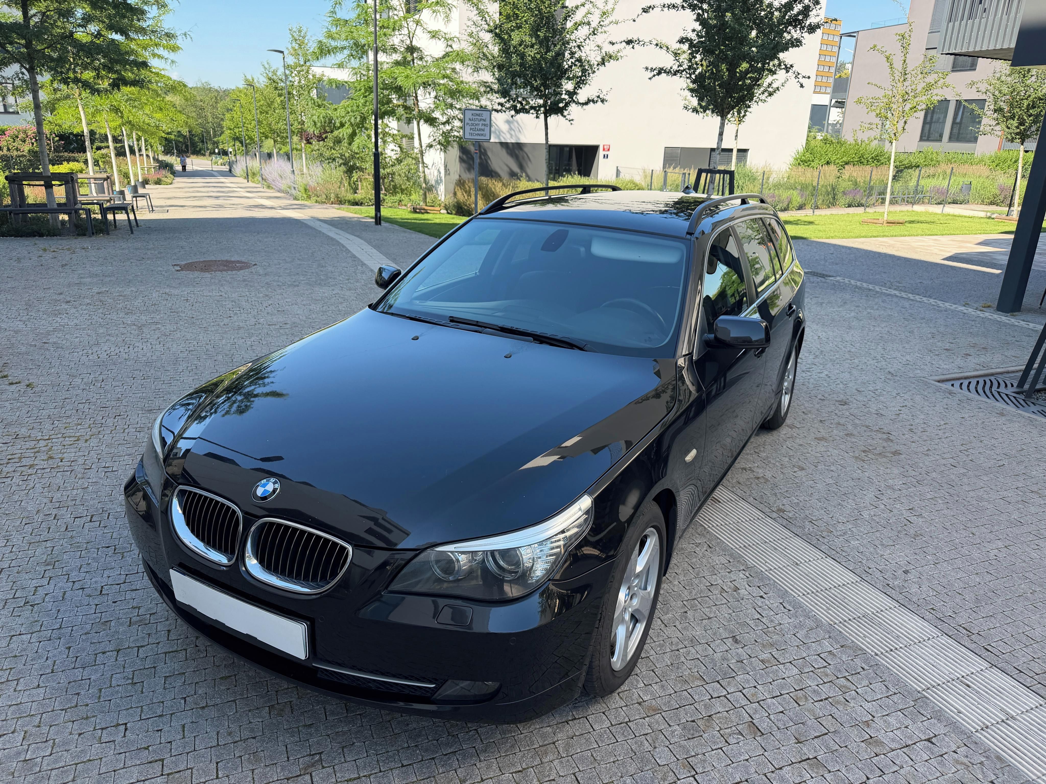 BMW Řada 5, 3,0 XI 200KW manuál ČR původ - fotka 3