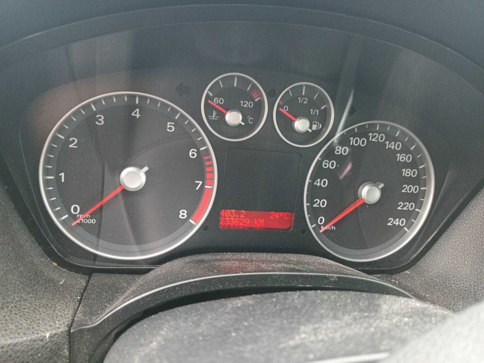 Ford Focus, 1.6 16V, Tažné, Klima - fotka 3