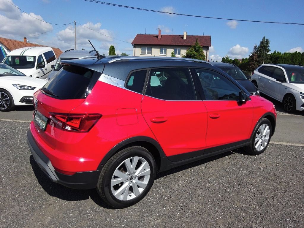 Seat Arona, Exp. 1,5 TSI 110kW+DSG-9.860km - fotka 4