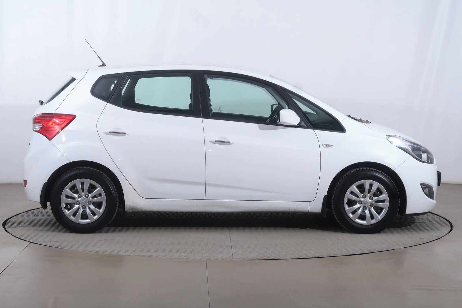 Hyundai ix20, 1.4 CRDi, Serv.kniha, Tempomat - fotka 6