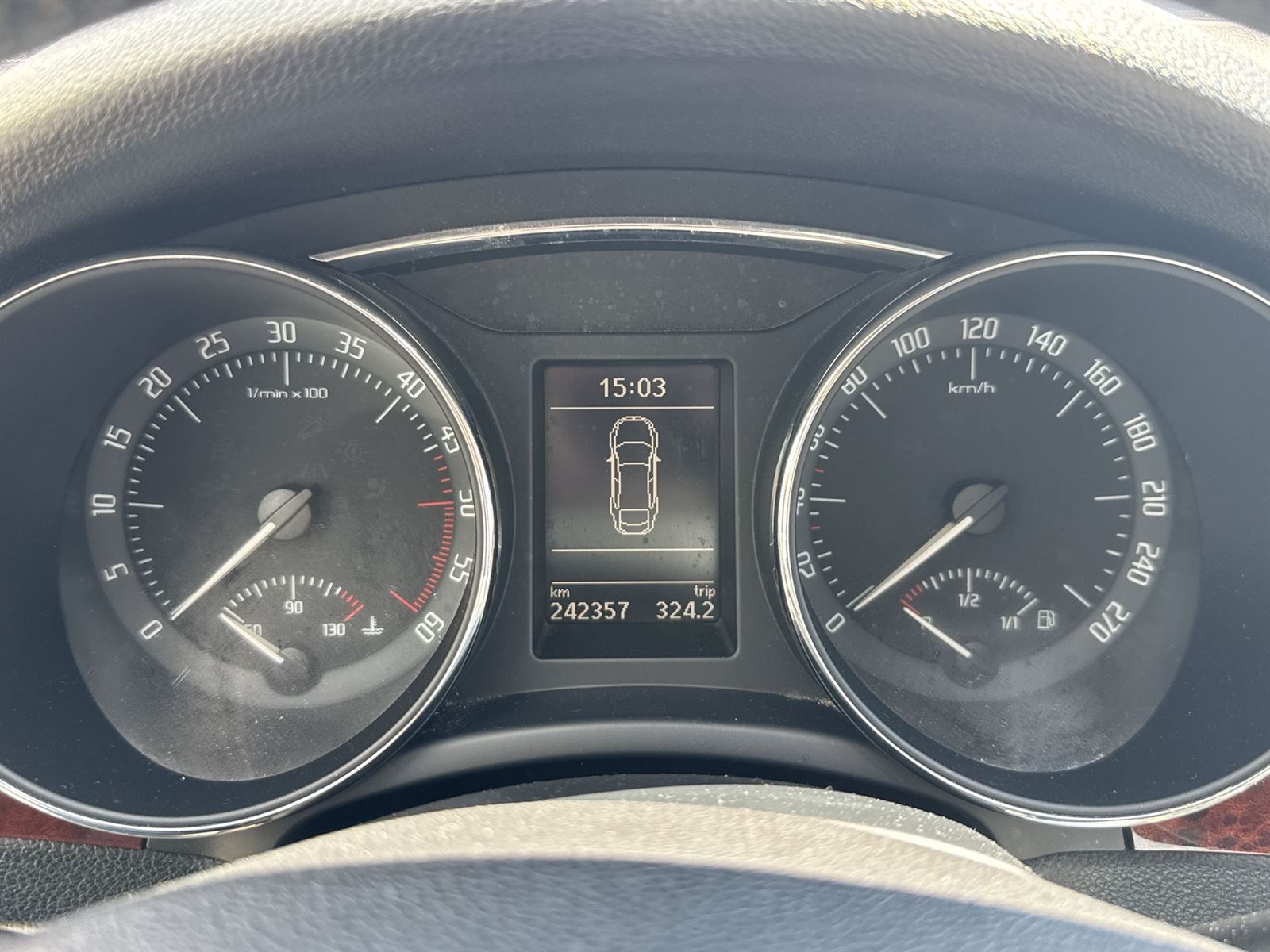 Škoda Superb, 2.0 TDI Ambition - fotka 6