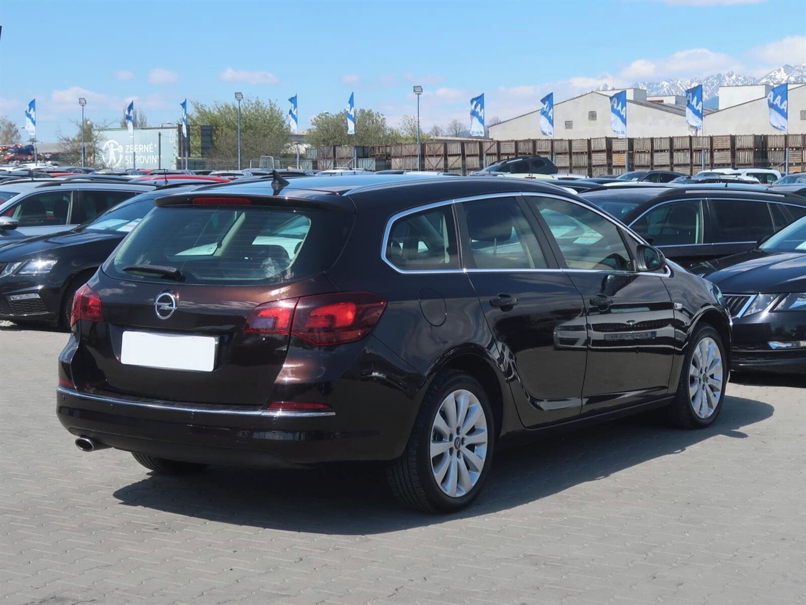 Opel Astra, 1.4 T, Kožené sedačky - fotka 5