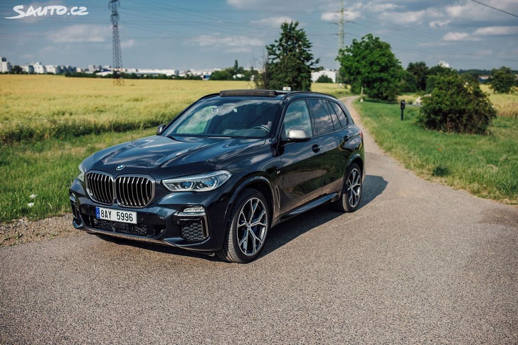 BMW X5, M50i, H&K, laser, pano, vzduch
