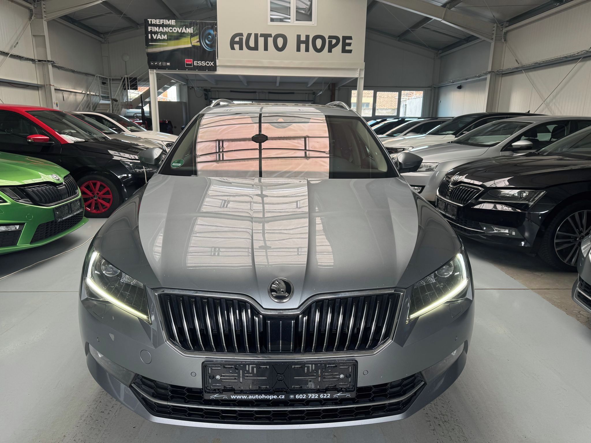 Škoda Superb, combi 2.0 TDI DSG 4x4 L&K - fotka 2