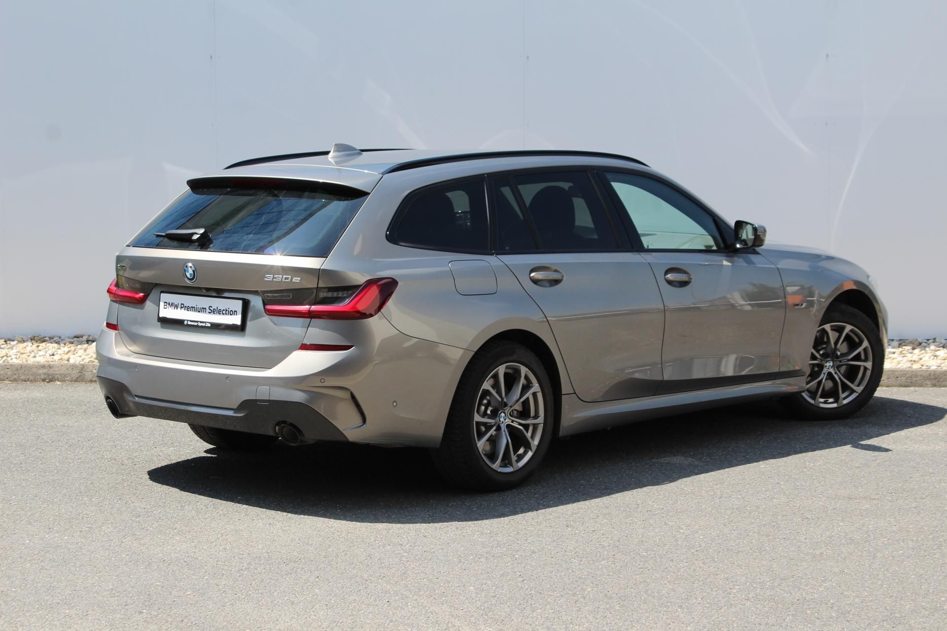 BMW Řada 3, xDrive Touring - fotka 2