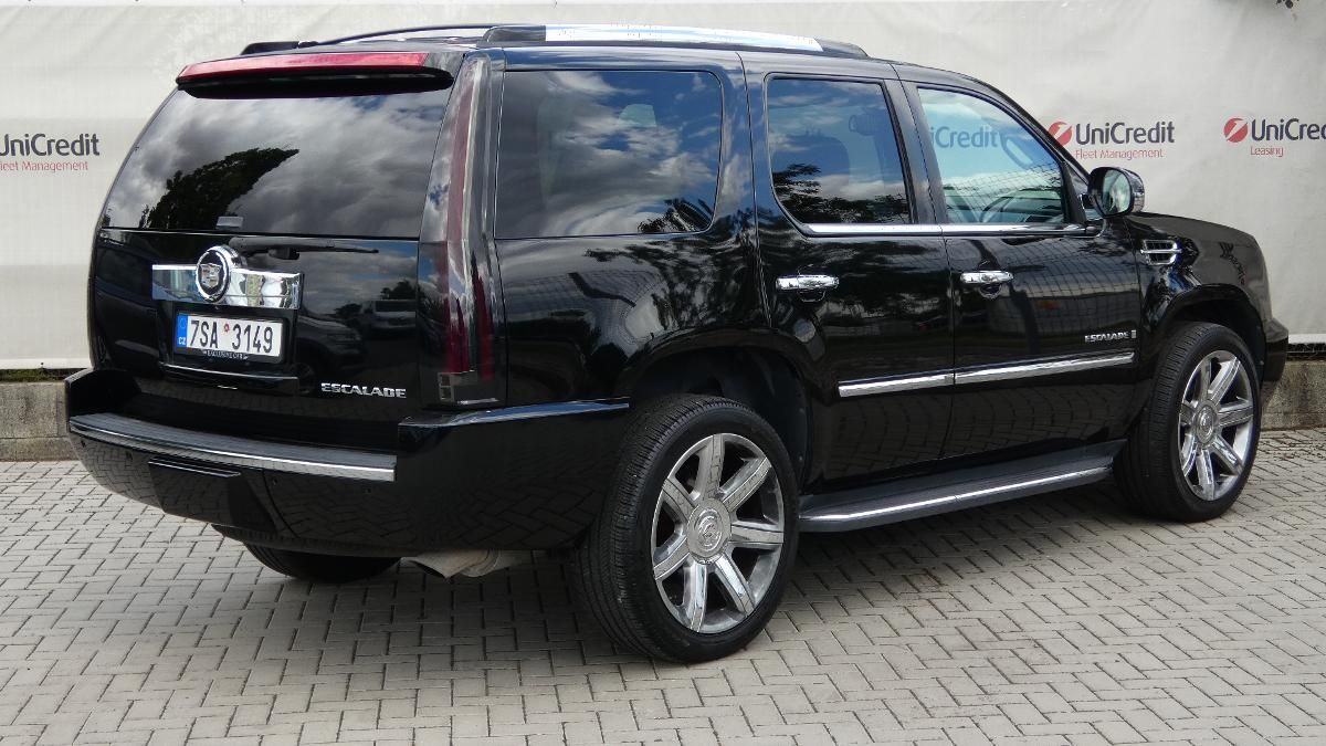 Cadillac Escalade, 6,2 V8 301kW - fotka 3