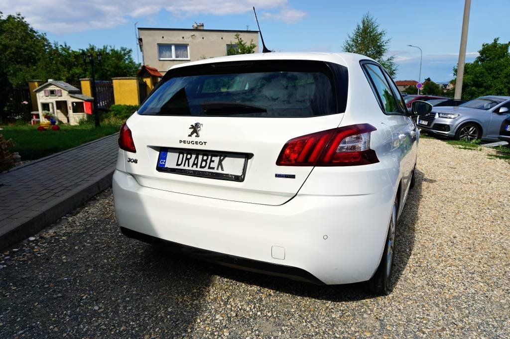 Peugeot 308, 308 ACTIVE 1,2 PT 81 kW - fotka 5