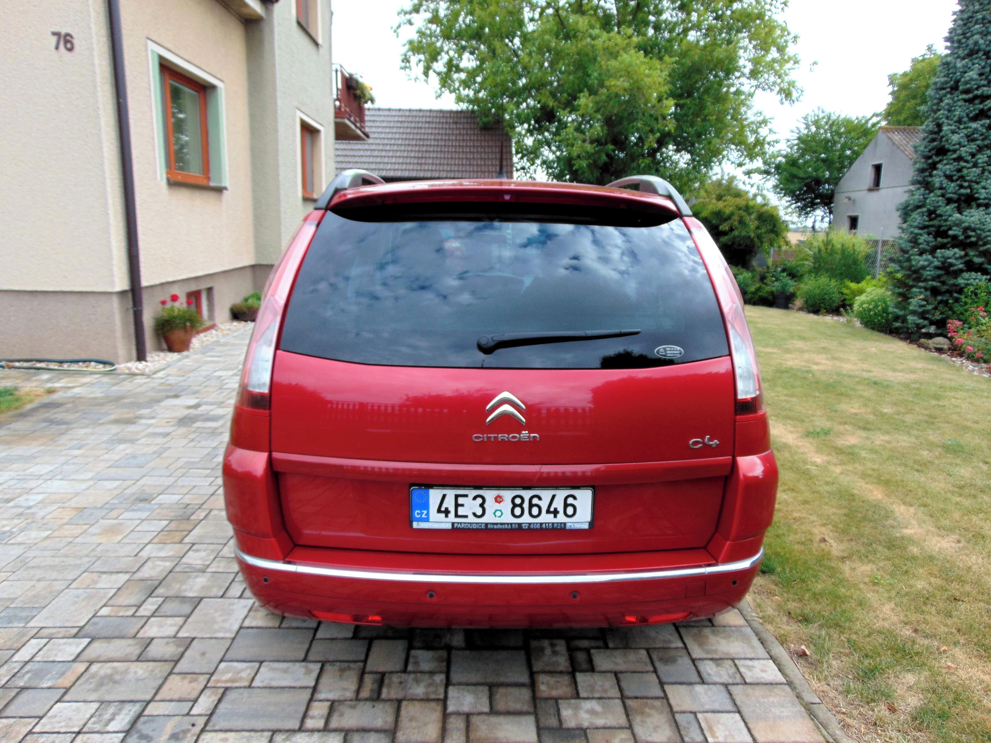 Citroën C4 Picasso, 1.6 HDI 82KW AUTOM.,ČR,1.MAJ. - fotka 6