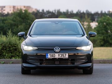 VW Golf VIII 1.5 TSI 85kW