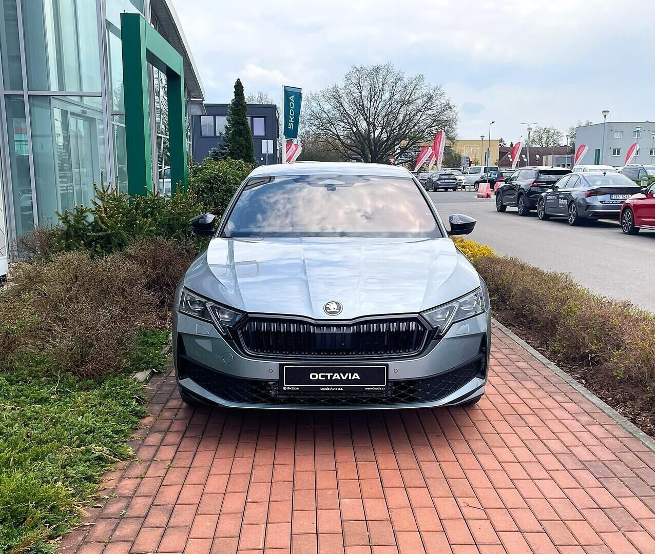 Škoda Octavia, Sportline 2,0 TDI 110 kW - fotka 5