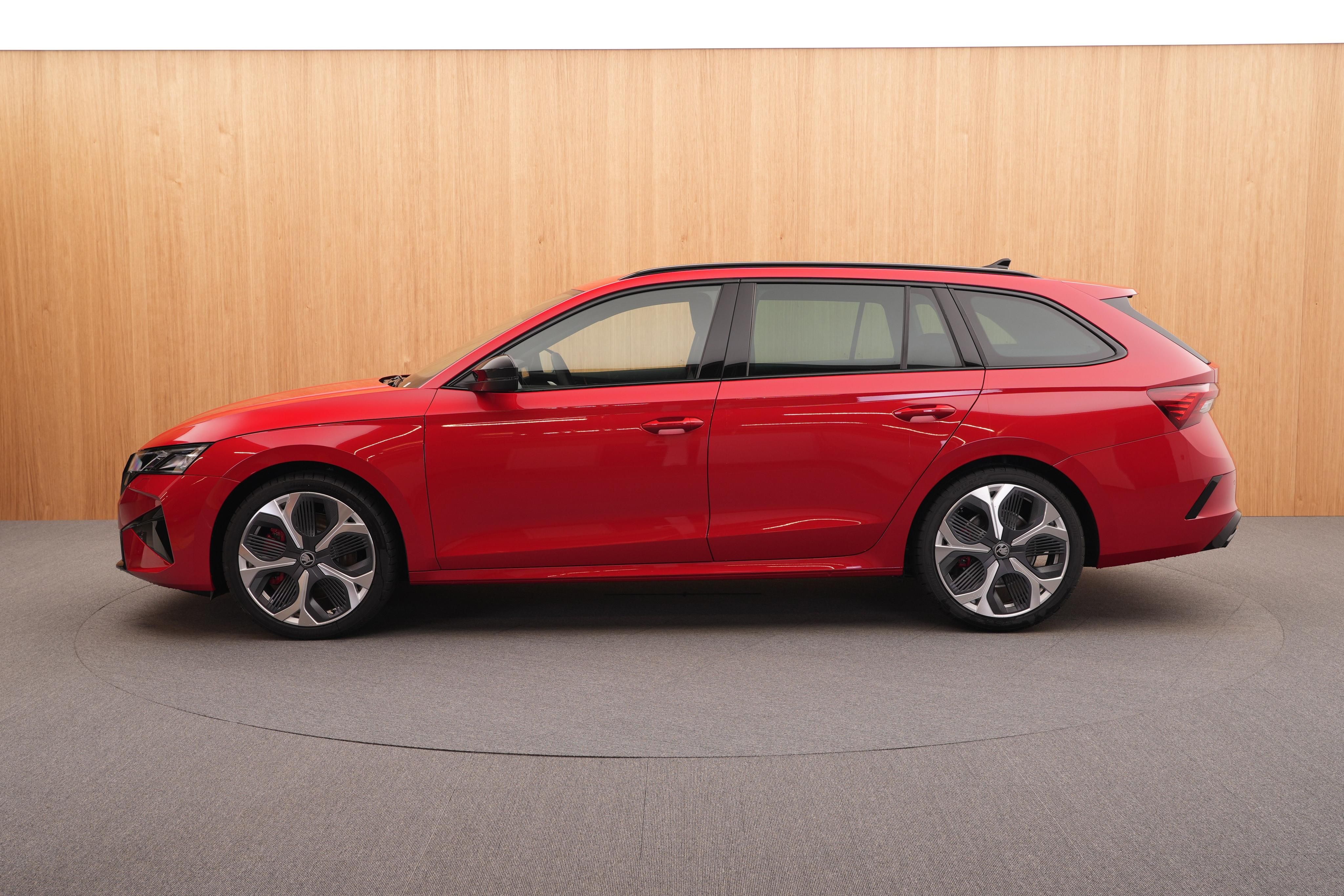 Škoda Octavia, RS 2.0 TSI DSG - fotka 2