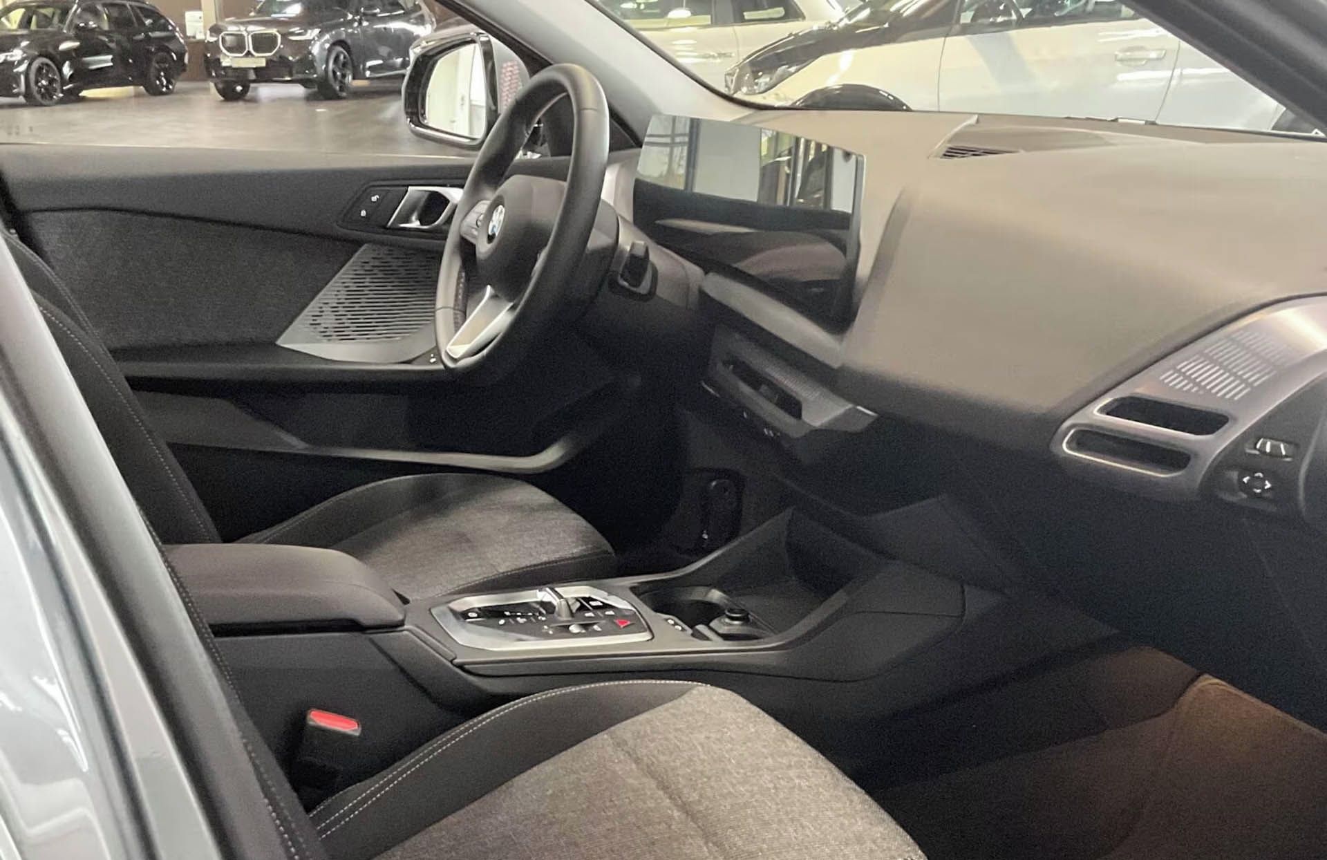 BMW Řada 1, 120 M-Sport design Pano Kamer - fotka 5