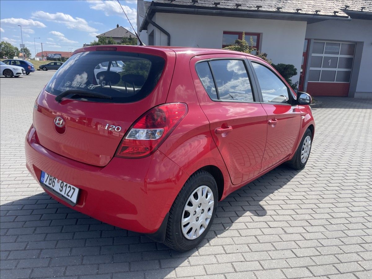 Hyundai i20, 1,4 i 73kw Automat, Klima, LPG - fotka 4