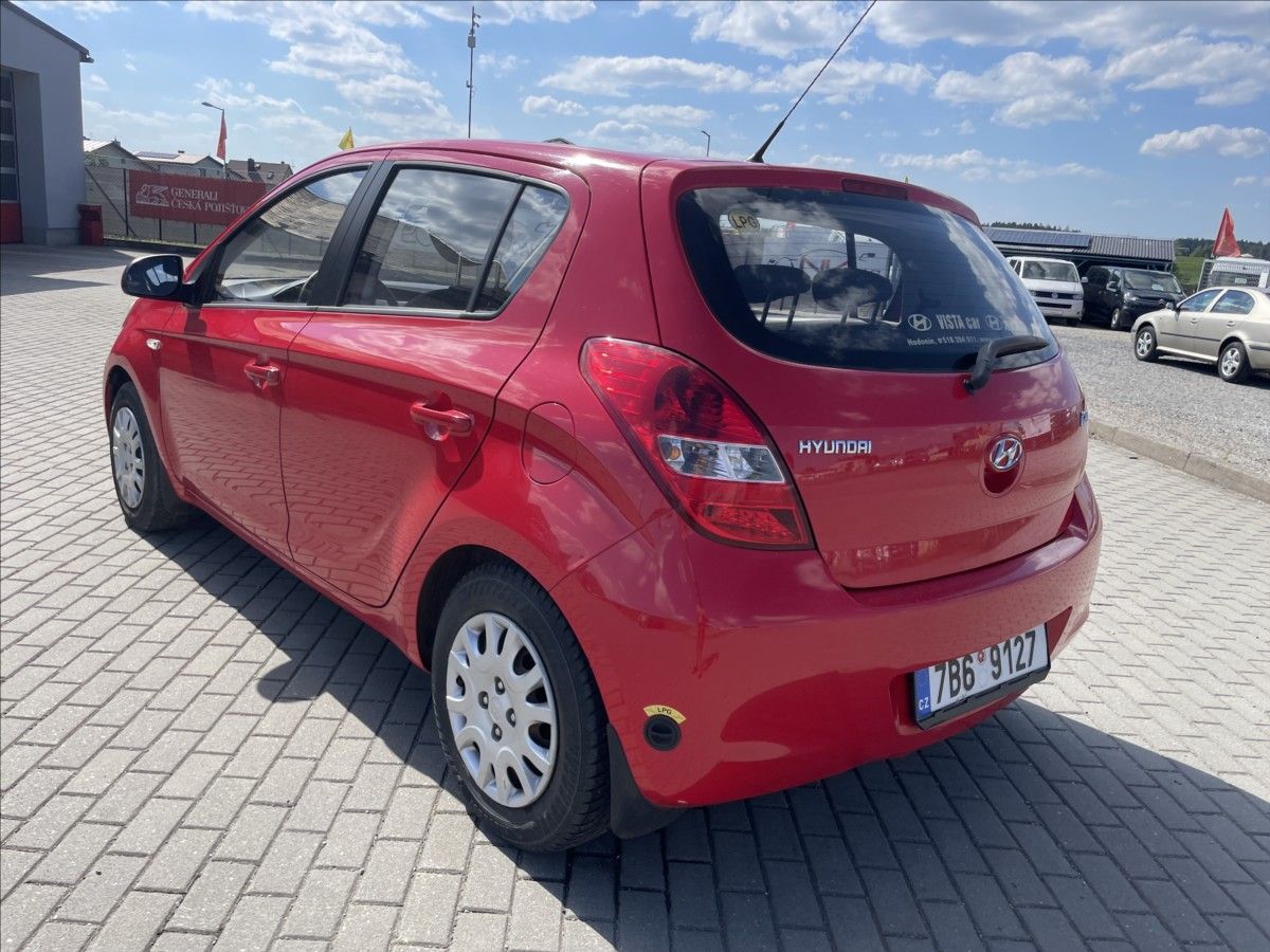 Hyundai i20, 1,4 i 73kw Automat, Klima, LPG - fotka 3
