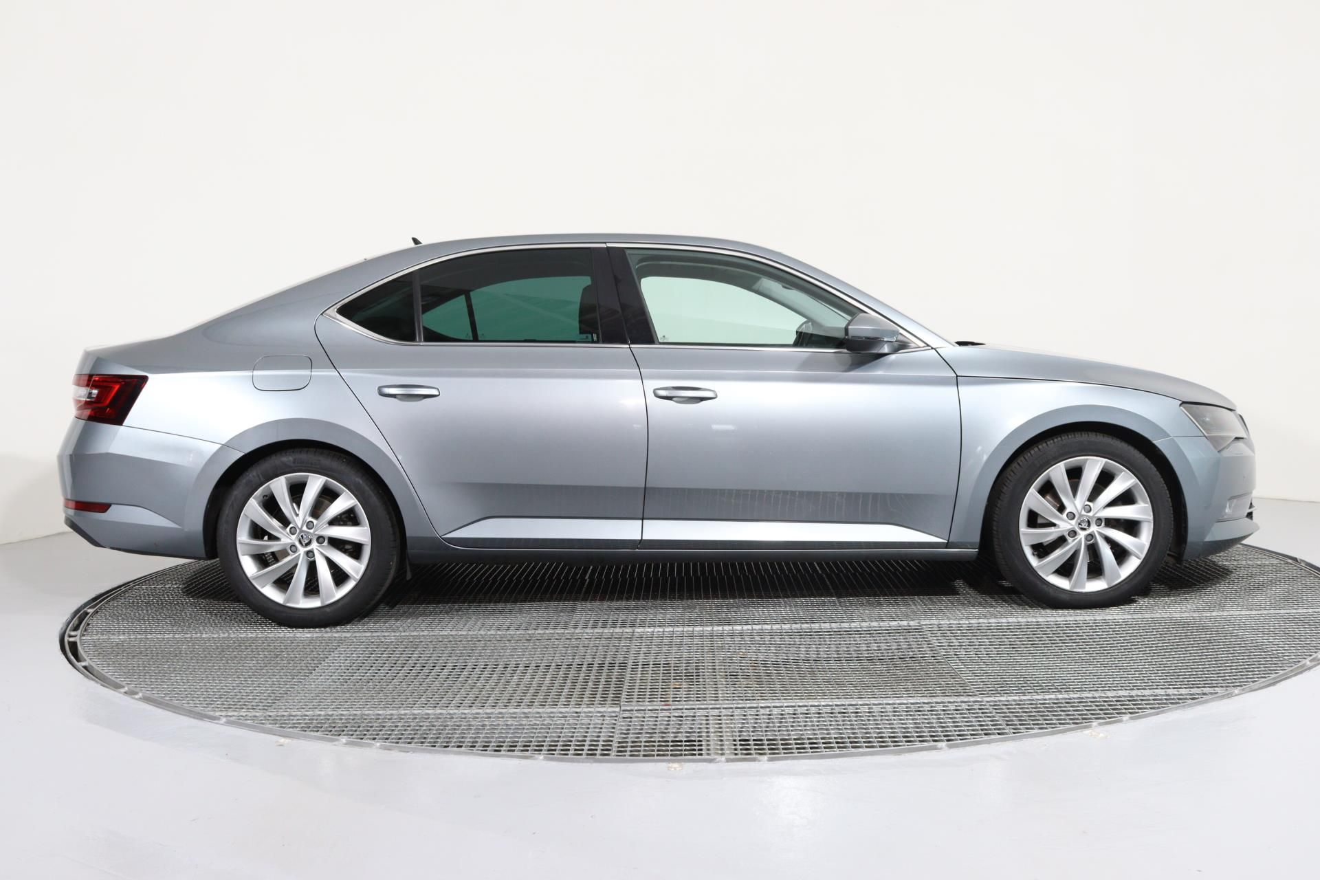 Škoda Superb, STYLE 2,0 TDI 140 kW DSG 4x4/ - fotka 3
