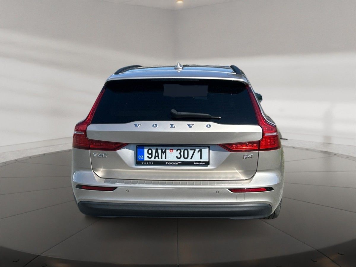 Volvo V60, 2,0 B4 benzin Core AT - fotka 5