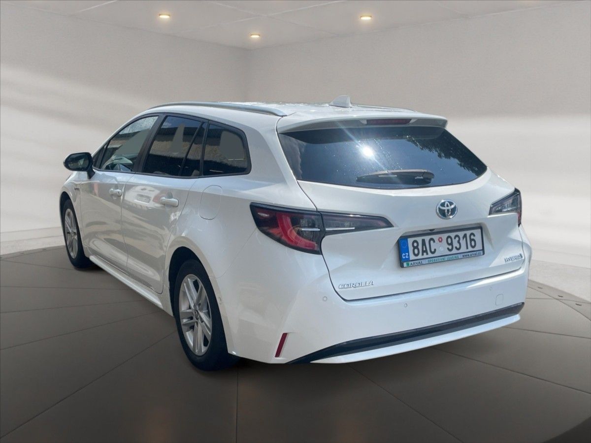 Toyota Corolla, 1,8 HEV Comfort AT - fotka 4