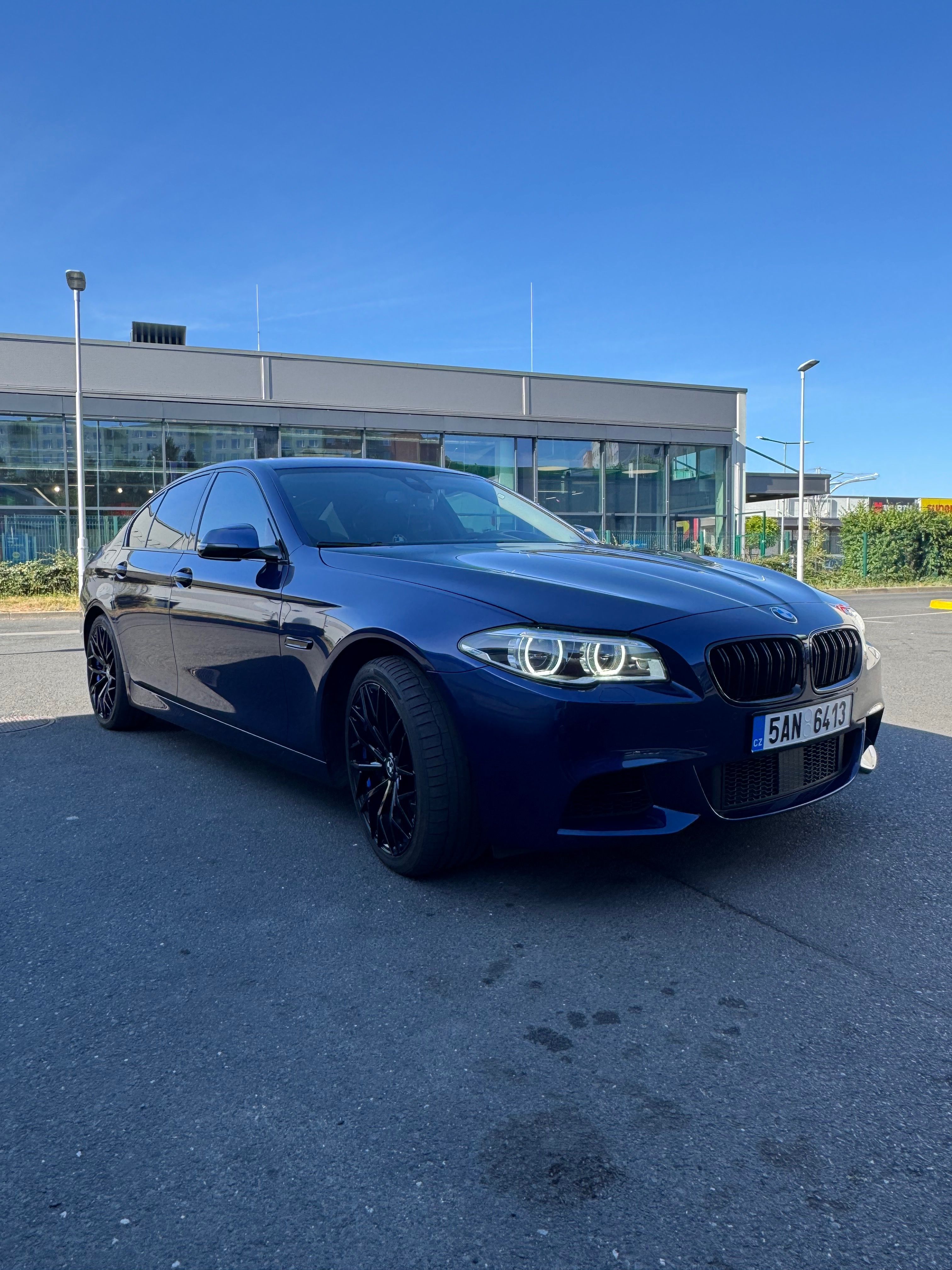 BMW Řada 5, 535d - fotka 5
