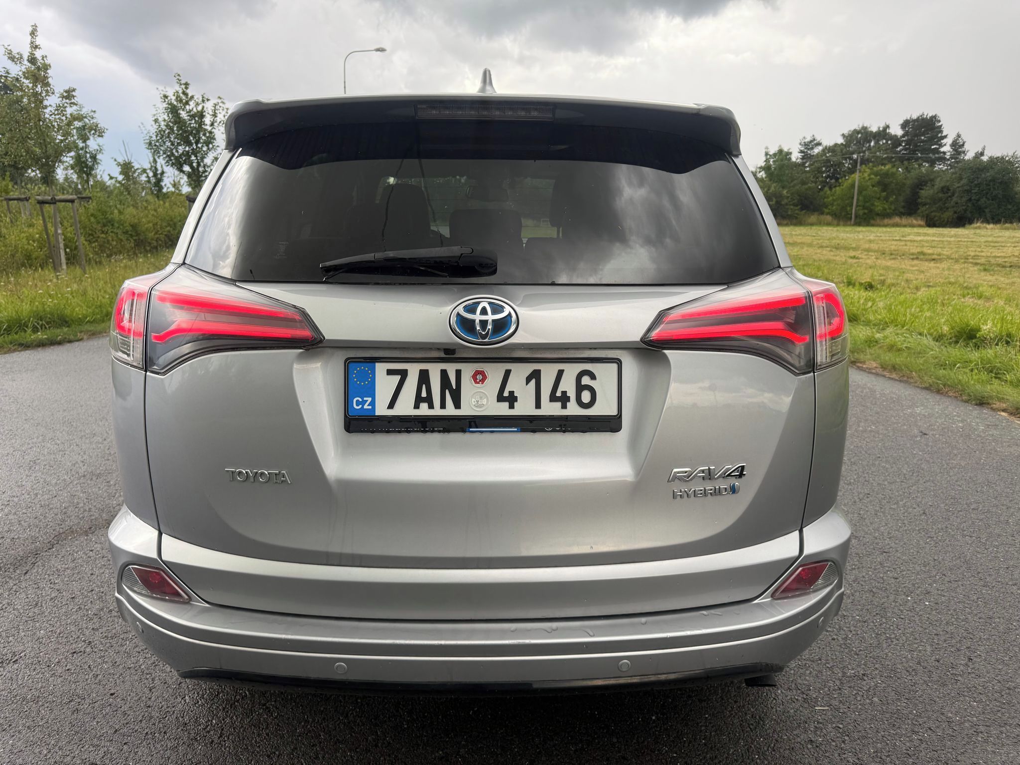 Toyota Rav4, Hybrid EXECUTIVE - fotka 4