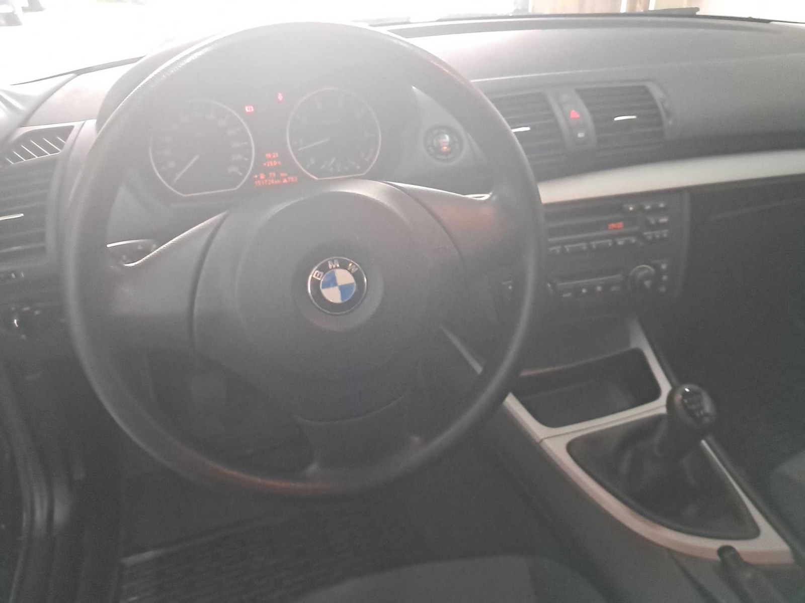 BMW Řada 1, 116i, po STK - fotka 3
