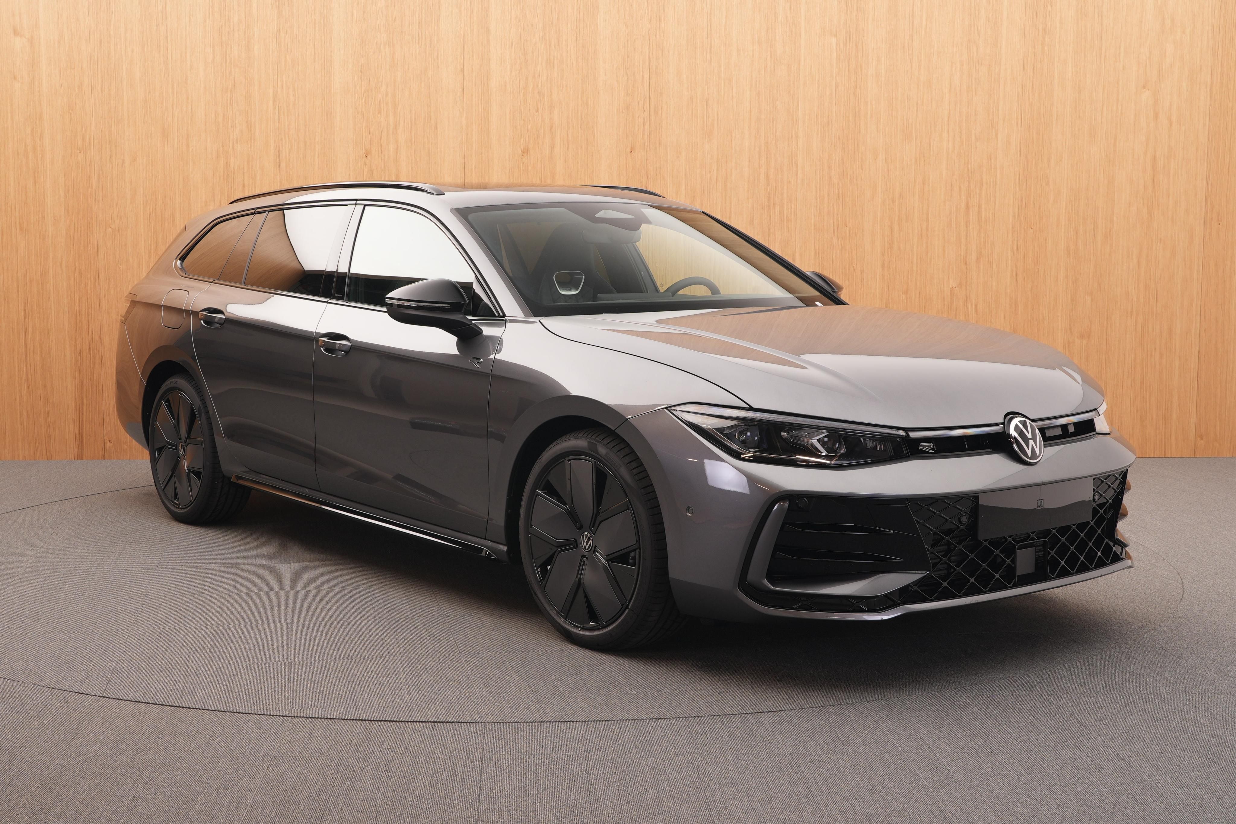 Volkswagen Passat, R-Line People 2.0 TDI DSG - fotka 6