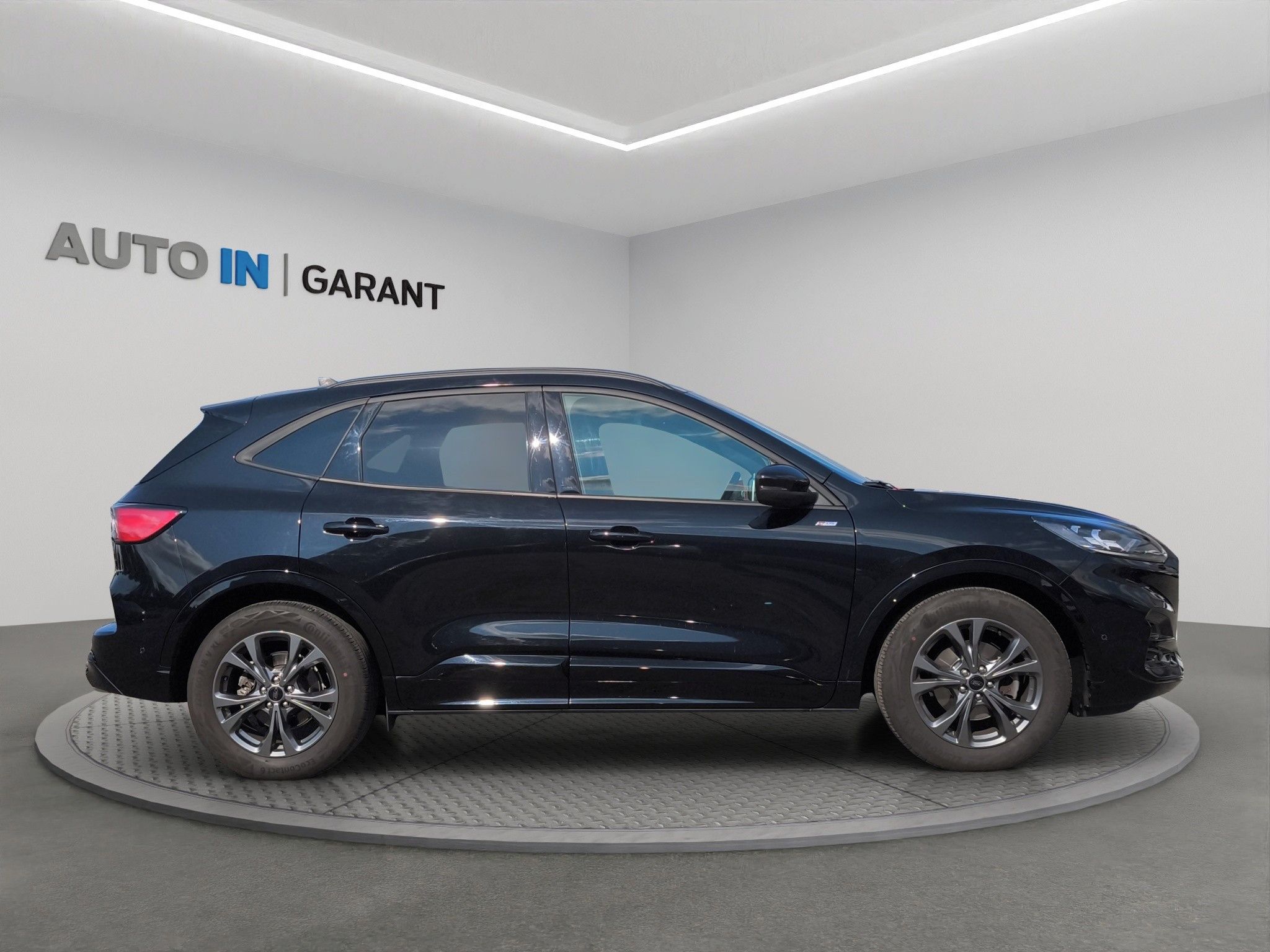 Ford Kuga, ST-Line X 1.5 110kW, ČR, 1. Ma - fotka 4