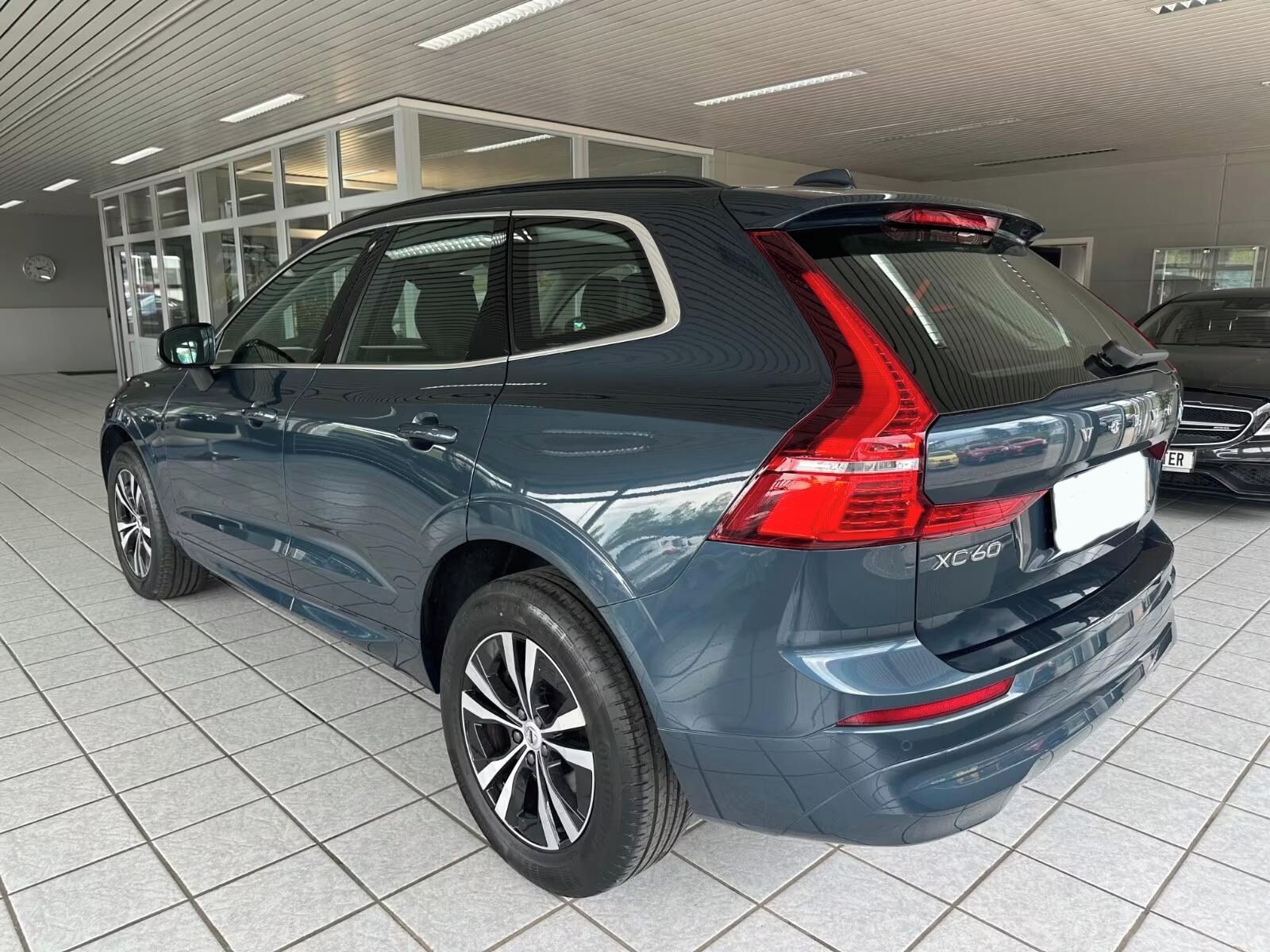 Volvo XC60, 2.0 Momentum*Kůže*Kamera* - fotka 2