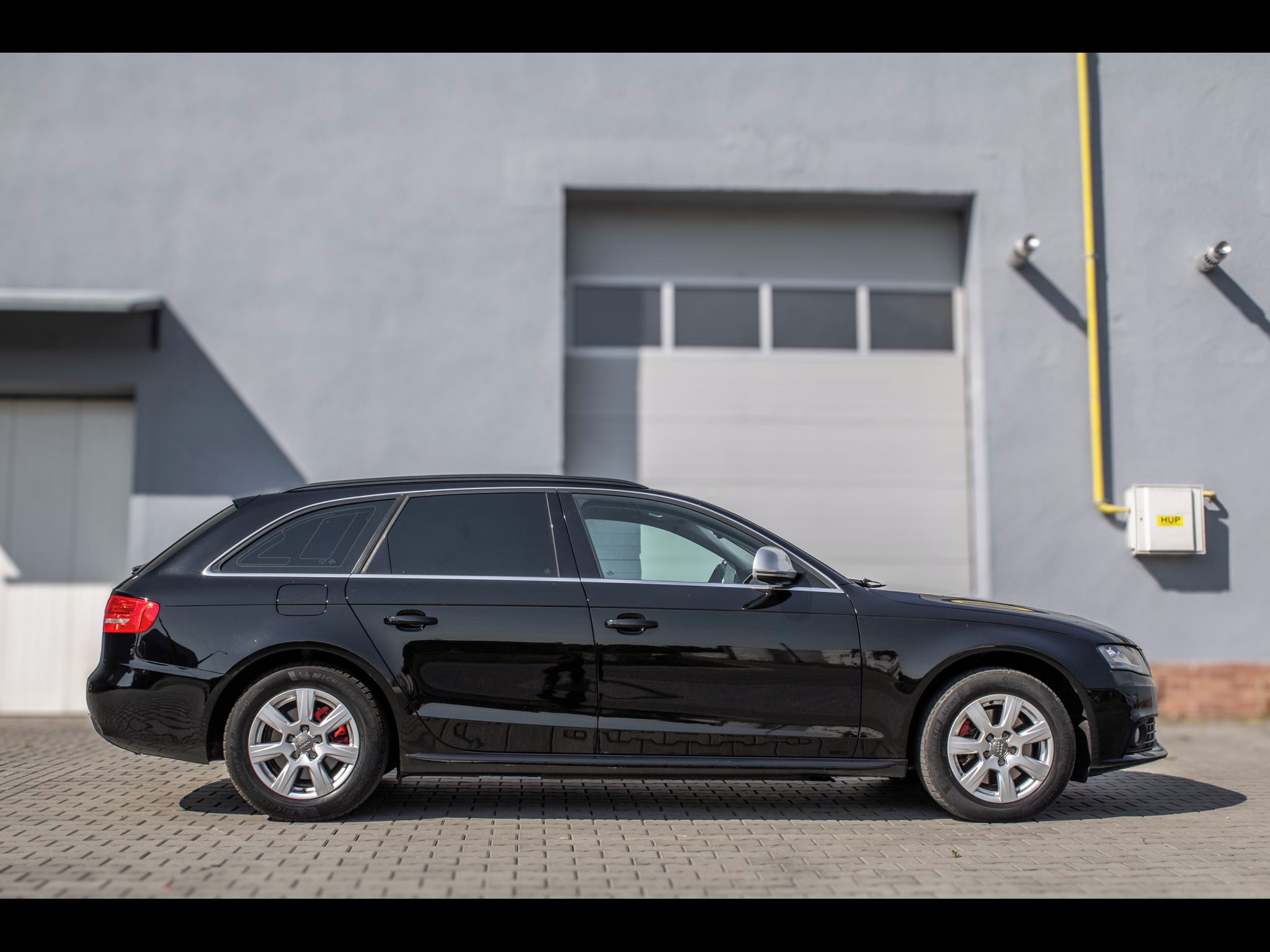 Audi A4, 2009 105kW - fotka 4