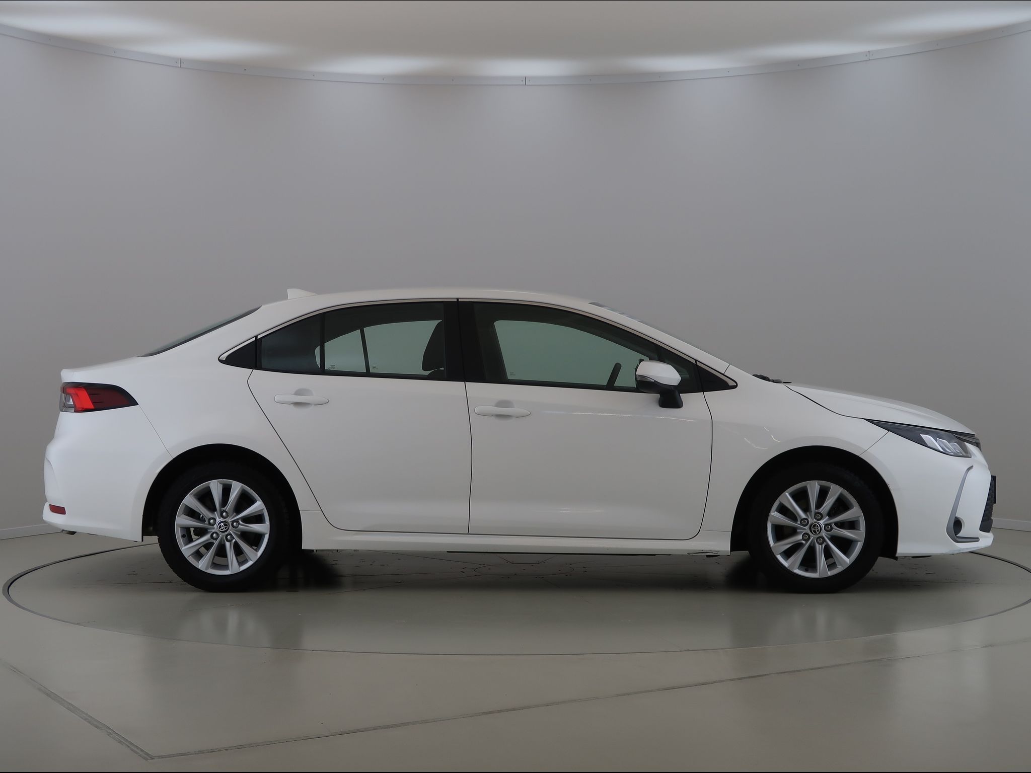 Toyota Corolla, 1.8,Hybrid,Comfort,e-CVT,CZ,1M - fotka 4