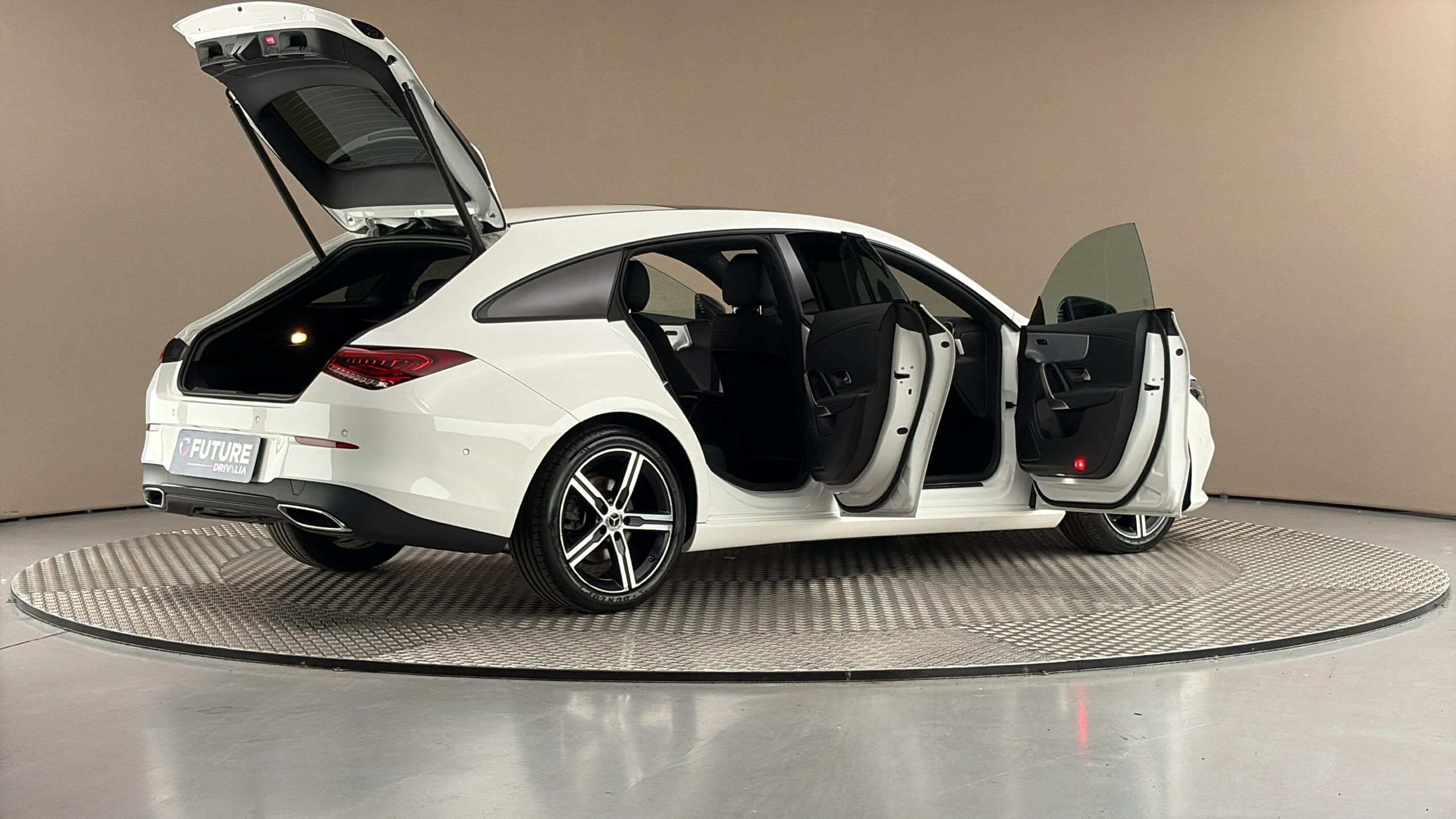 Mercedes-Benz CLA, 200d AUT Shooting Brake - fotka 6