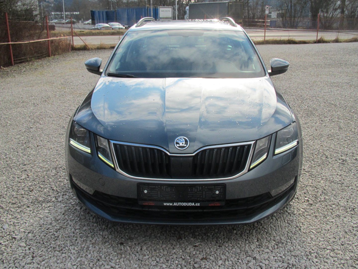 Škoda Octavia, 2.0 TDI - fotka 2